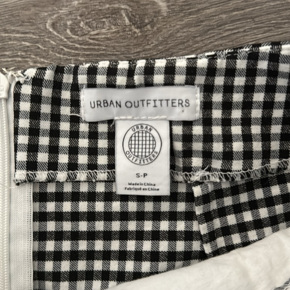 Urban Outfitters Checkered Gingham A-Line Mini Skirt Side Pockets small - Picture 3 of 4